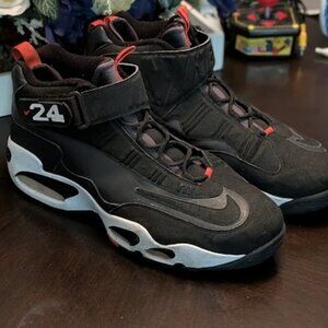 B31 NIKE Men Air Ken Griffey Jr. (GOAT) Max 1 (1st Signature Shoe)
